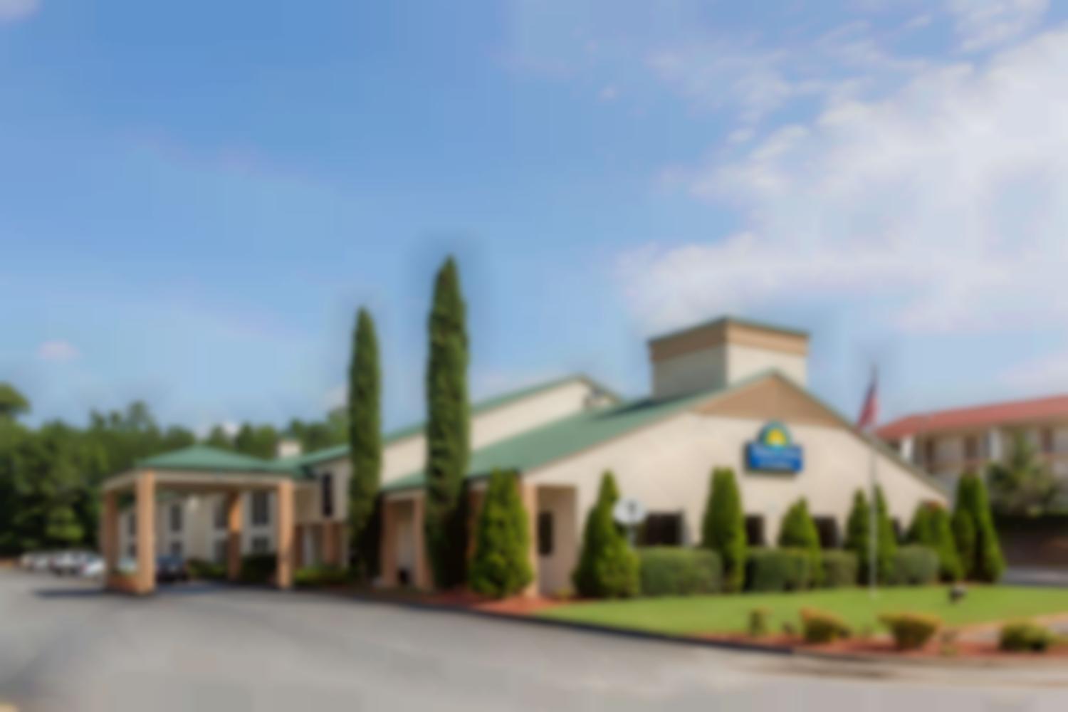 Days Inn & Suites by Wyndham Norcross