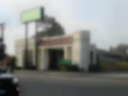 Bakersfield Inn & Suites